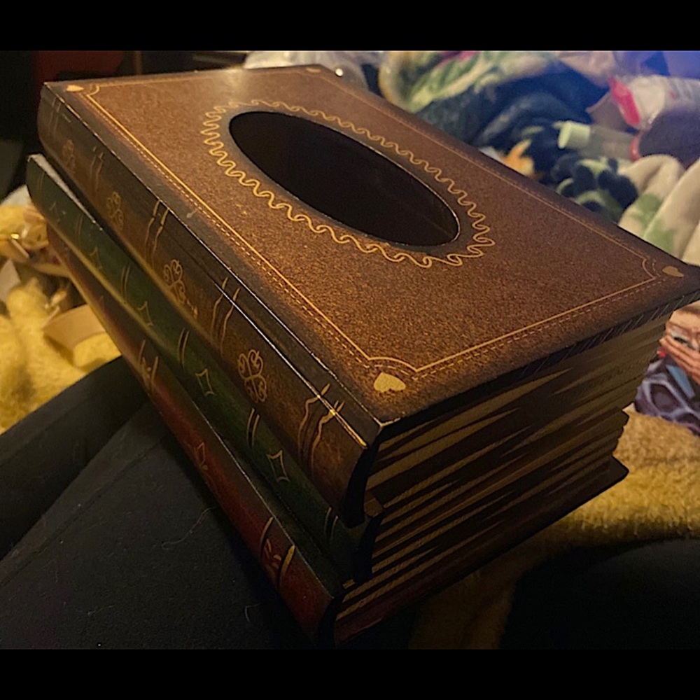 Tissue box book set